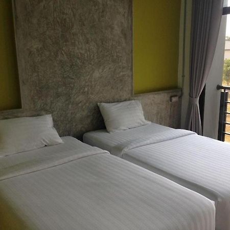 Pornsiri Hotel Sisaket Экстерьер фото