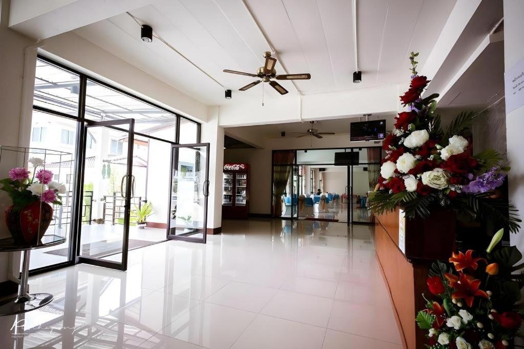 Pornsiri Hotel Sisaket Экстерьер фото